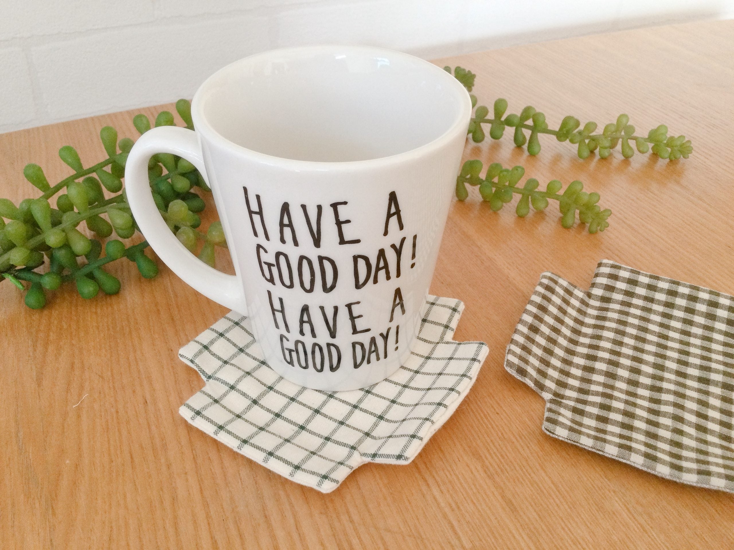 カフェタイムにシンプルおしゃれなクロスのコースター|ハンドメイド初心者の為の洋裁メディアnuinavi|丸石織物