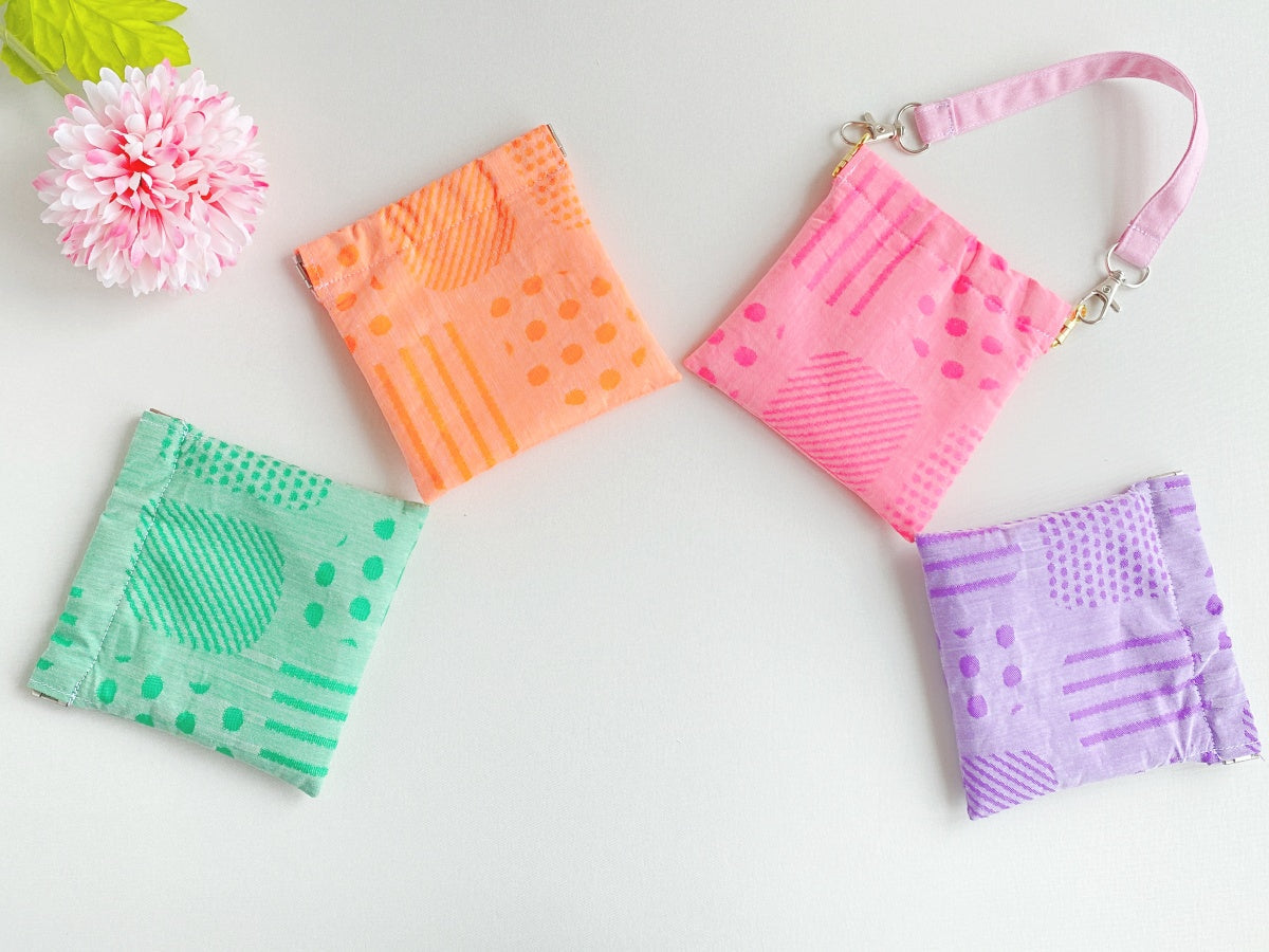 はぎれで簡単かわいい四角のバネ口ポーチ|完成写真|ハンドメイド初心者のための洋裁メディア縫いナビ|丸石織物