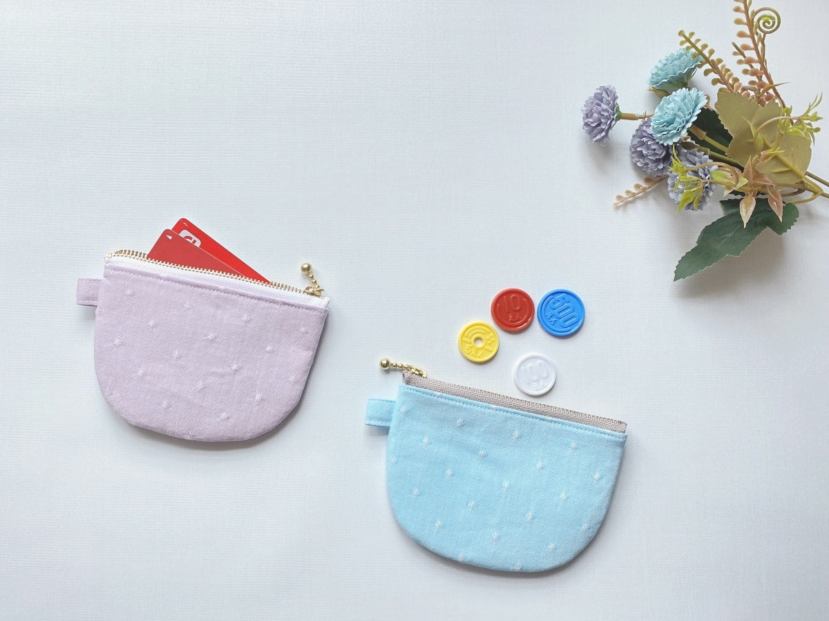 小銭入れや子供用のお財布にもぴったり!はぎれで作る丸底フラットポーチの作り方|完成写真|ハンドメイド初心者のための洋裁メディア縫いナビ|丸石織物