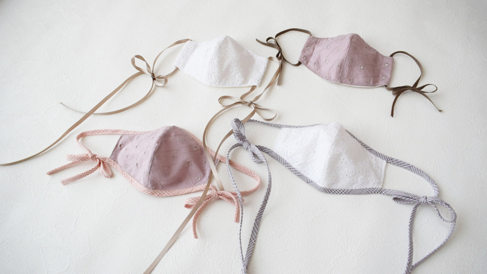 簡単おしゃれ!リボンひもの立体マスクの作り方【一度に長くできるバイアステープの作り方も】|ハンドメイド 初心者のための洋裁メディア縫いナビ|丸石織物