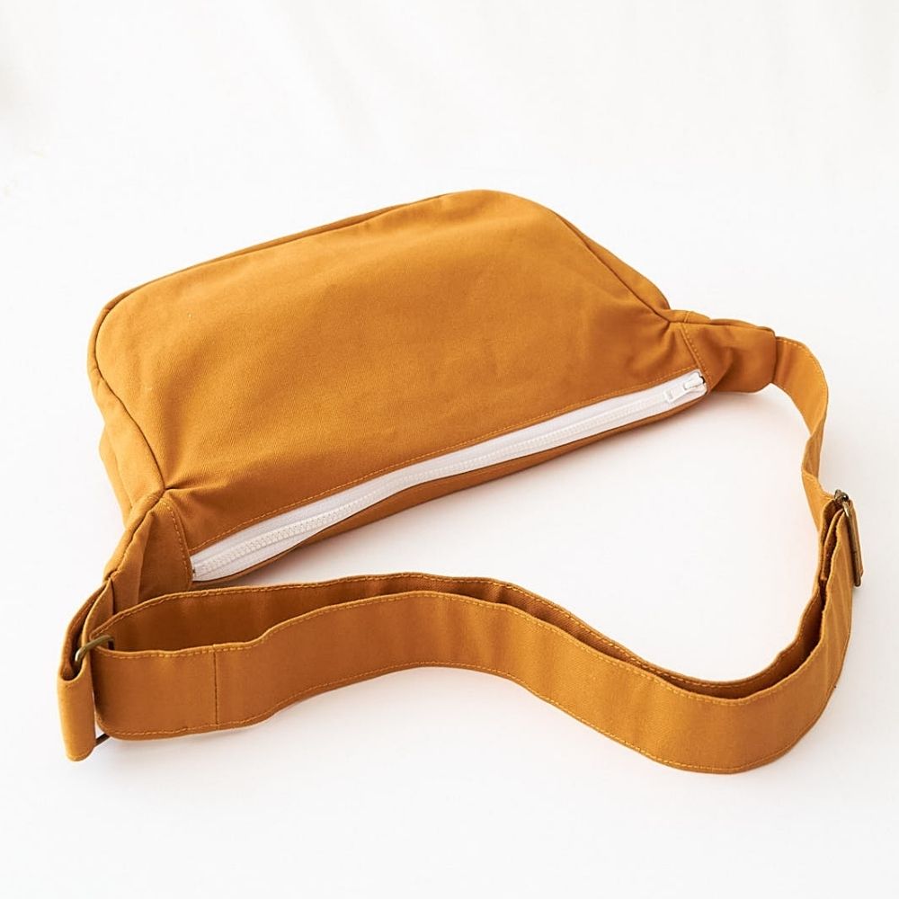 10-008ハーフムーンショルダーバッグ型紙