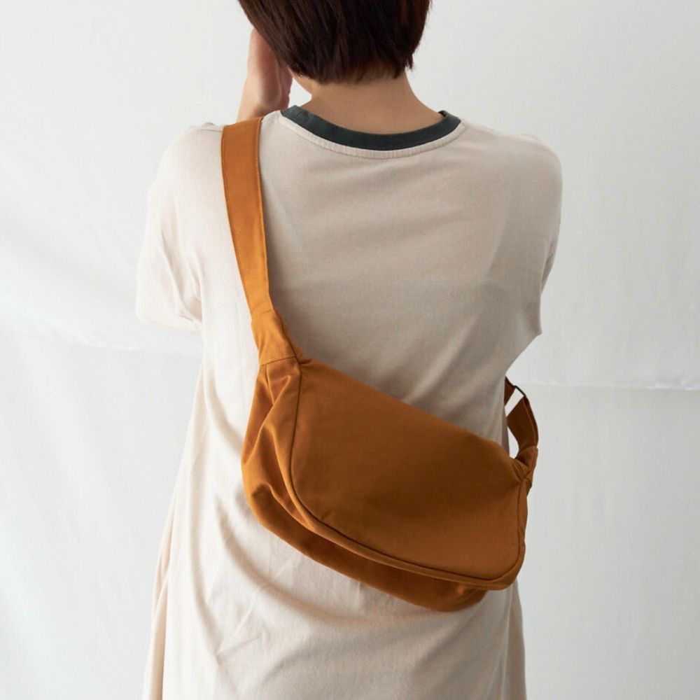 10-008ハーフムーンショルダーバッグ型紙