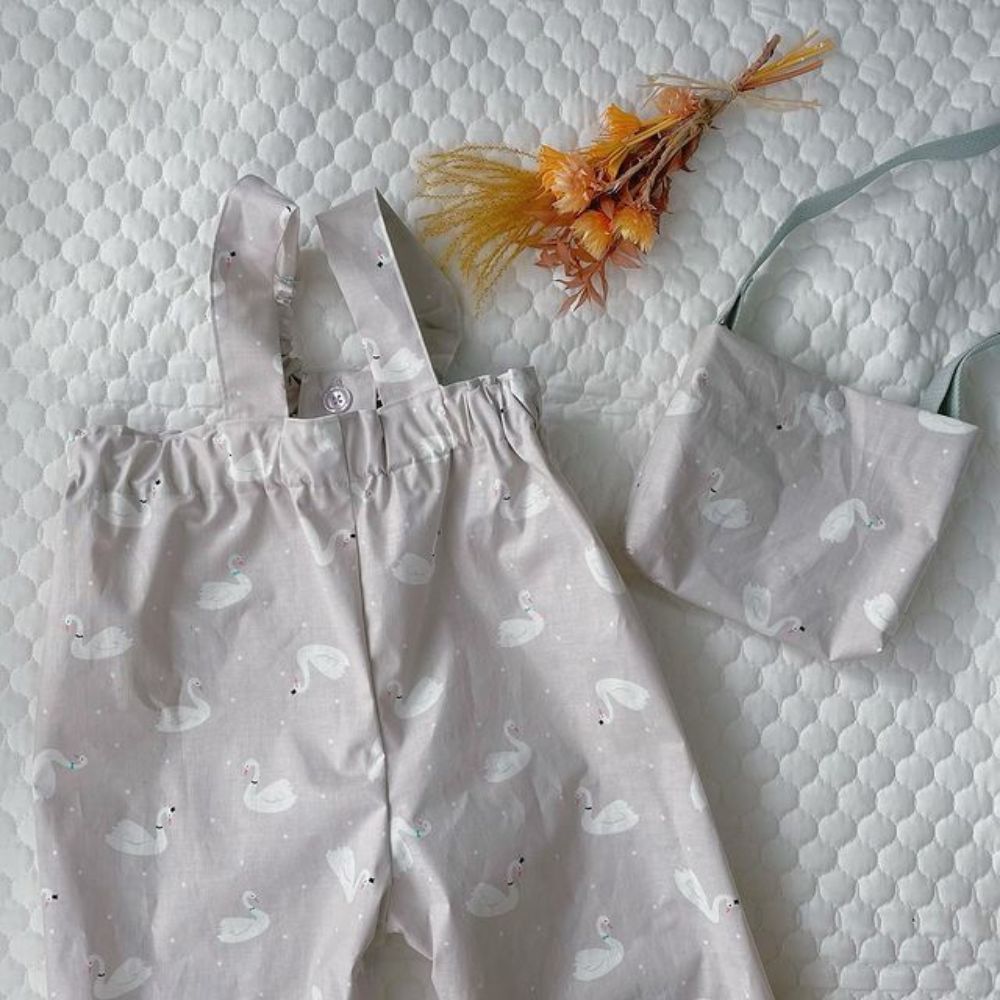 パンツズボンオーバーオール型紙パターン子供服男女共用かわいいおしゃれオシャレ簡単かんたんオリジナルオーバーオール縫い代込みの型紙パターン【商用利用可】