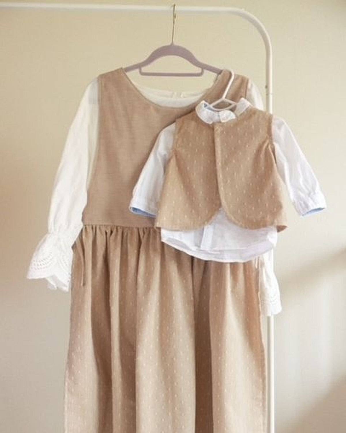 綿ポリソフトダンガリー織ドット#C カフェオレ