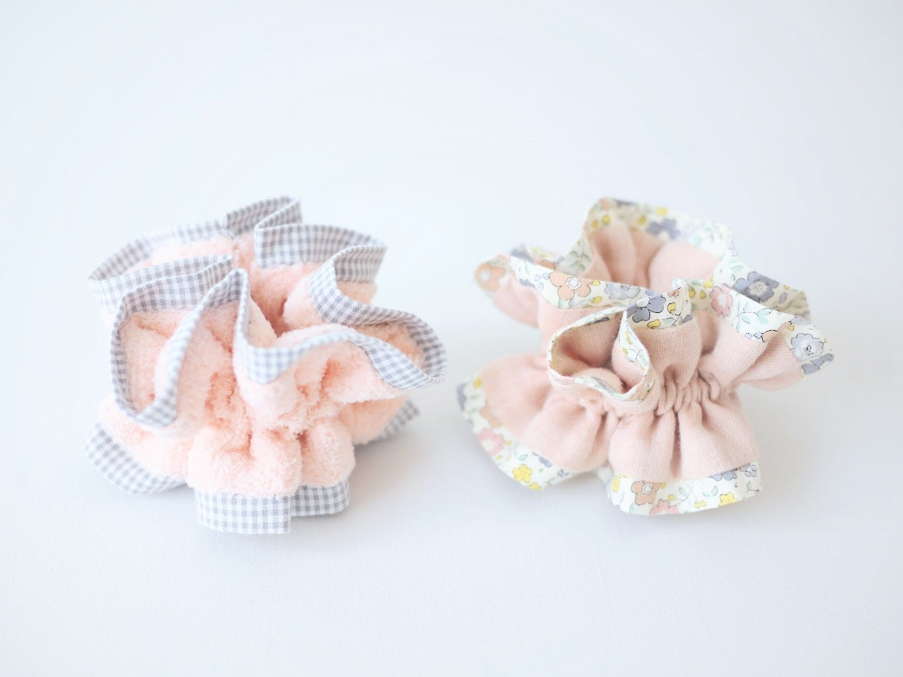 プール上がりにおすすめ!簡単かわいいダブルフリルシュシュの作り方|完成写真|ハンドメイド初心者のための洋裁メディア縫いナビ|丸石織物