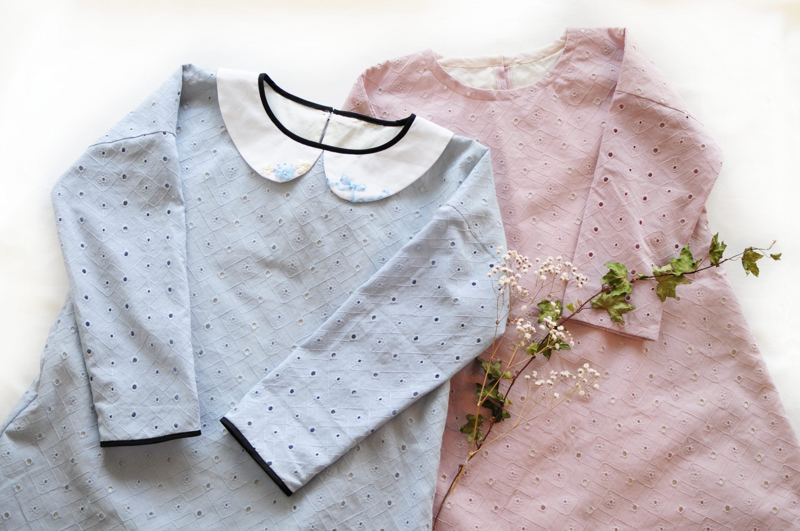 親子コーデシンプル子供用Aラインワンピースの作り方－完成写真｜ハンドメイド初心者のための洋裁メディア縫いナビ｜丸石織物