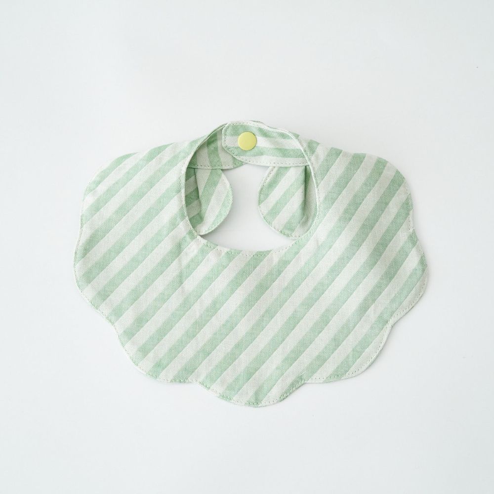 スタイかわいいおしゃれオシャレ簡単かんたん【縫い代付きで写さず切れる】くまみみスタイの型紙