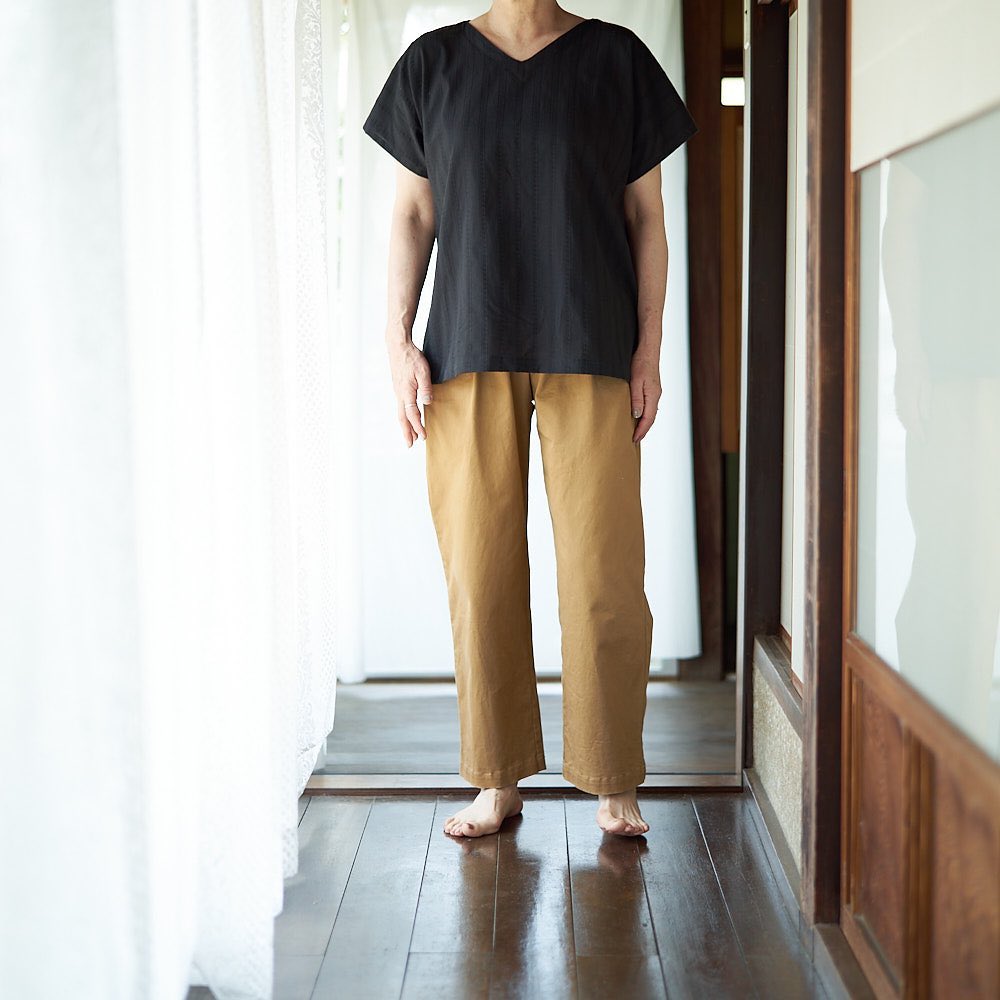 袖付け不要の大人用半袖Vネックブラウスの型紙 Ｍ〜Ｌ/4L 大人ブラウス Instagram作品例 CRSd4sBMxTs 1