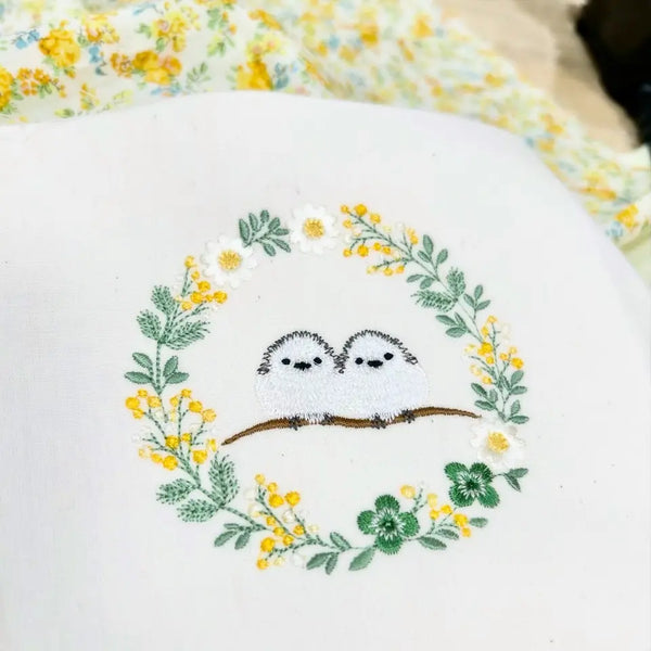 無地の作品例：刺繍ポーチ